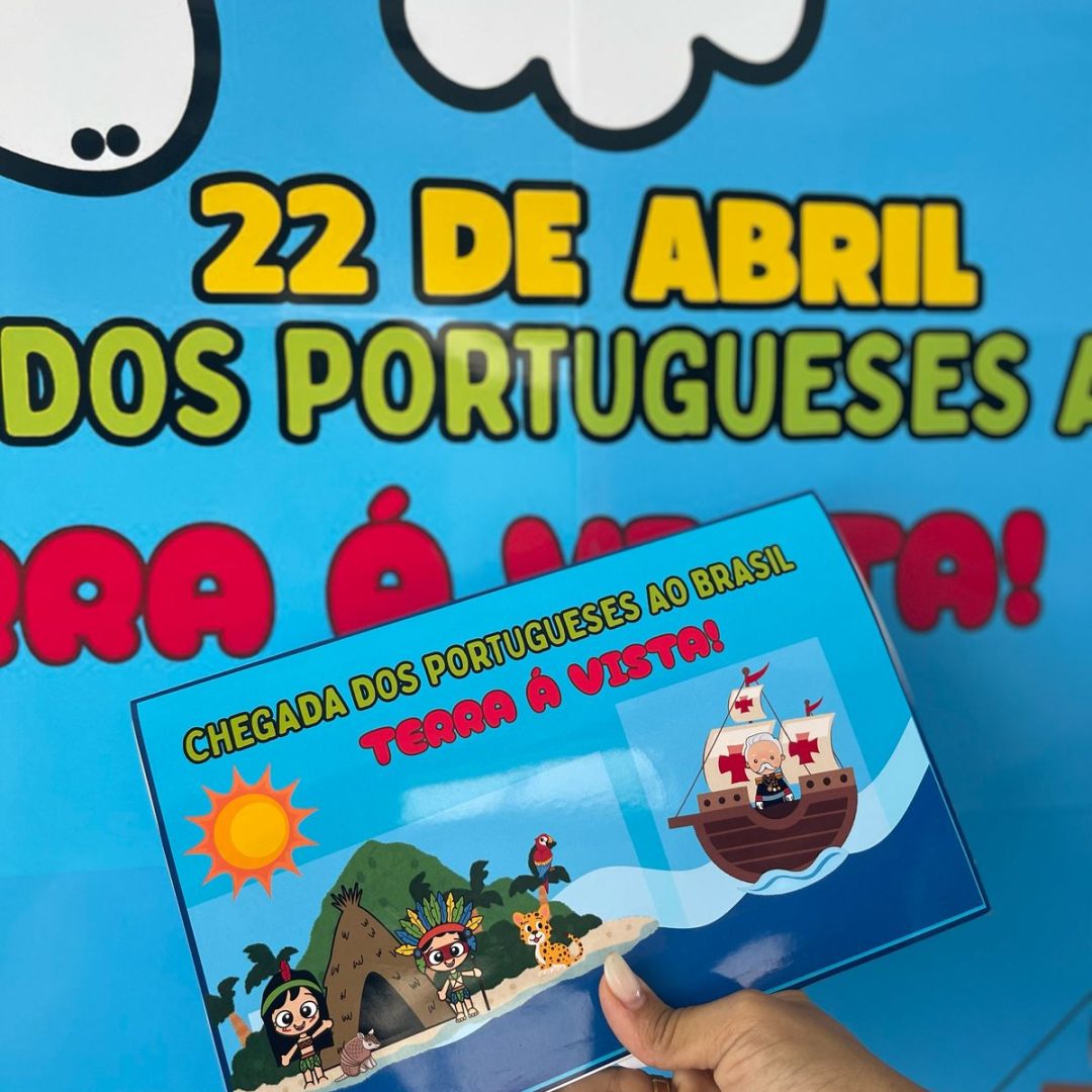 Combo livro 3D + Painel decorativo Chegada dos portugueses ao Brasil