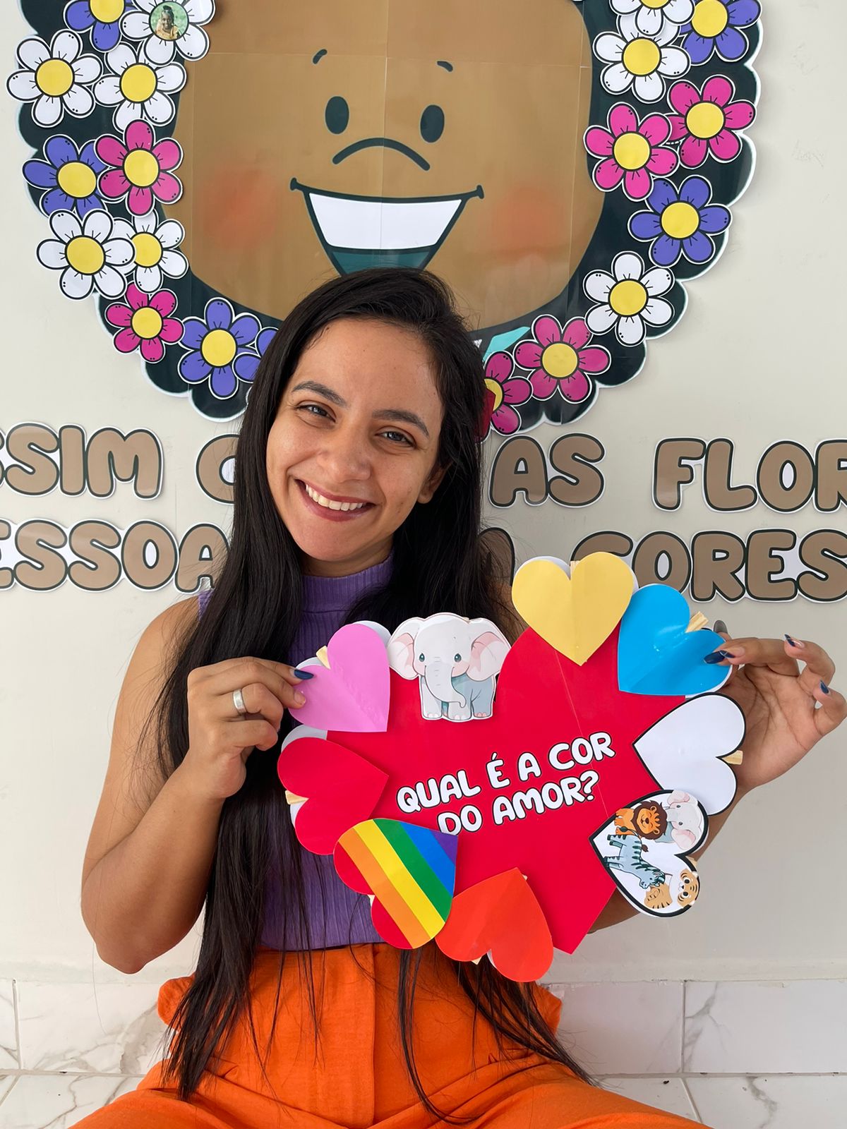 🧤❤️ Luva Interativa – “Qual a Cor do Amor?” ❤️🧤